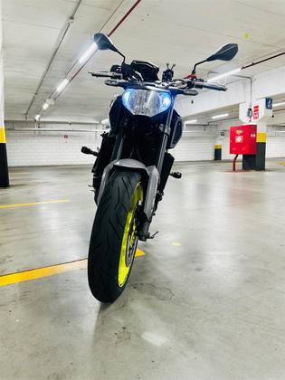 YAMAHA MT-09 YAMAHA MT-09